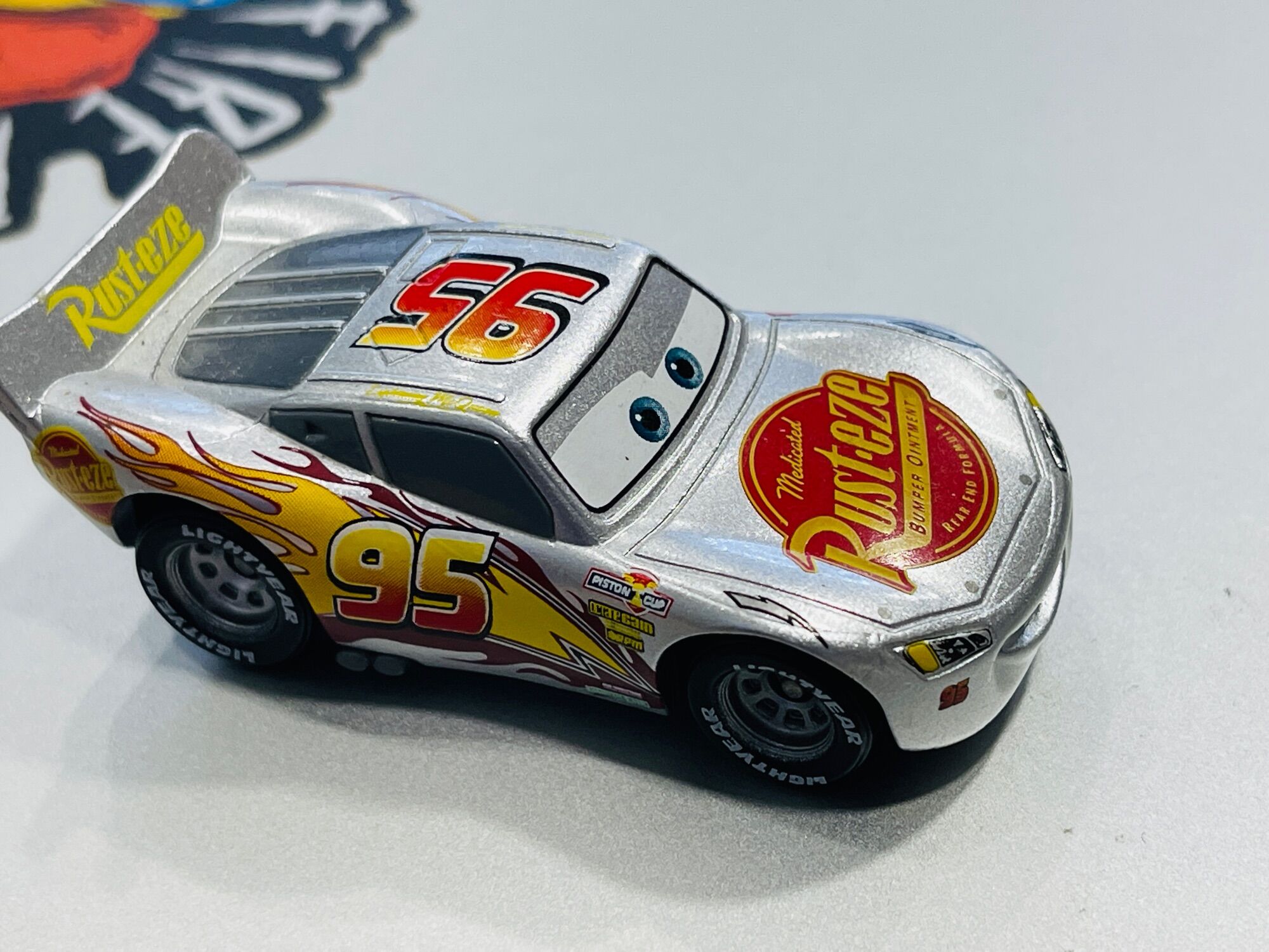 Hobby Store xe mô hình Tomica Disney Pixars Cars Lightning McQueen màu bạc