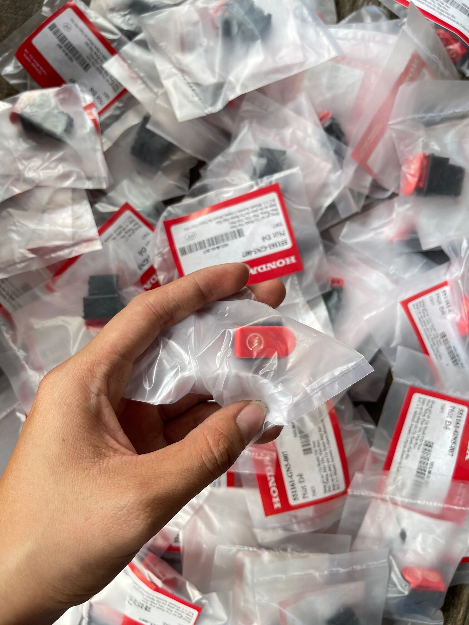 Nút công tắc đề màu đỏ cho Wave nhỏ Wave a , Rs,….