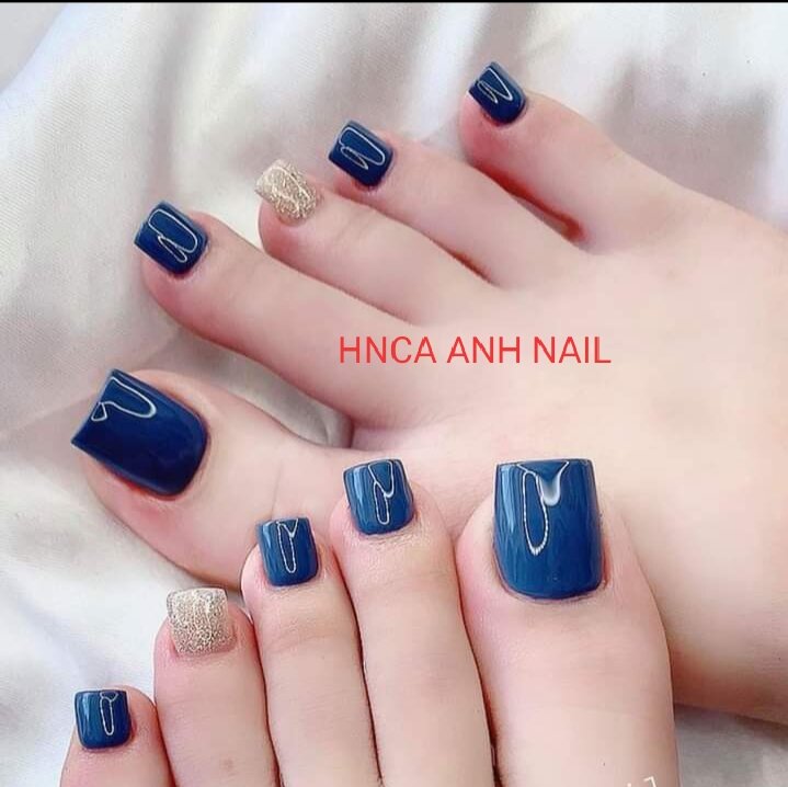 Nail xanh navy:
Để tôn lên vẻ đẹp rạng rỡ cho đôi tay của bạn, chúng tôi đã mang đến sự lựa chọn hoàn hảo cho bạn với những chiếc nail xanh navy tinh tế. Chúng tôi sử dụng những sản phẩm chất lượng cao để đảm bảo rằng bạn sẽ không bao giờ phải thất vọng.