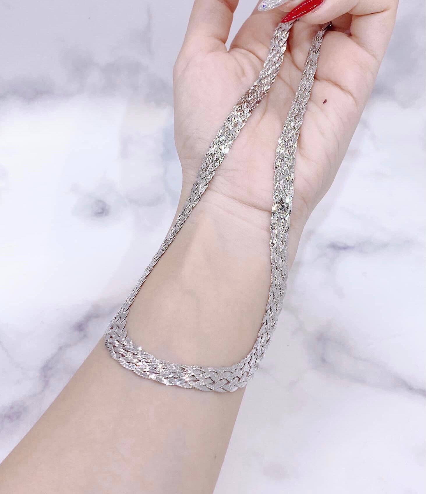 Dây chuyền mạ bạch kim kiểu sợi bính đan xen đi tiệc siêu đẹp