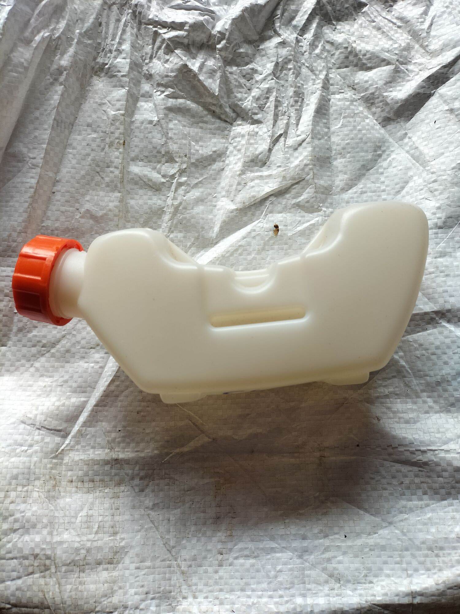 bình đựng xăng máy cắt cỏ echo 253 dưới