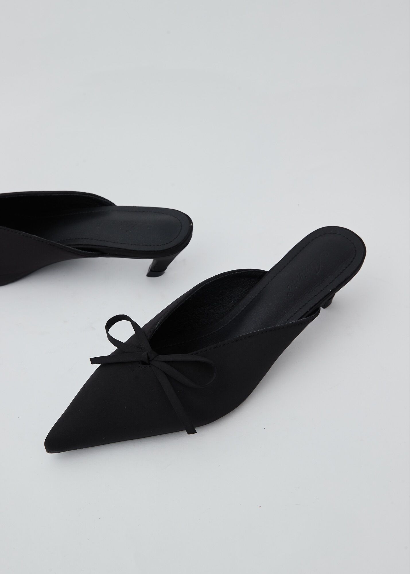 [Nhập RS0822 giảm 30k cho đơn 99k]L81 - ELIANA SILK MULES