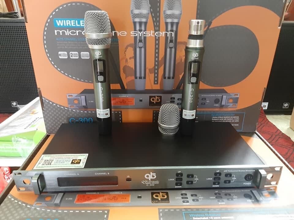Micro không dây QT Acoustic C-300 - Mic chính hãng hát nhẹ, tự ngắt, chống hú
