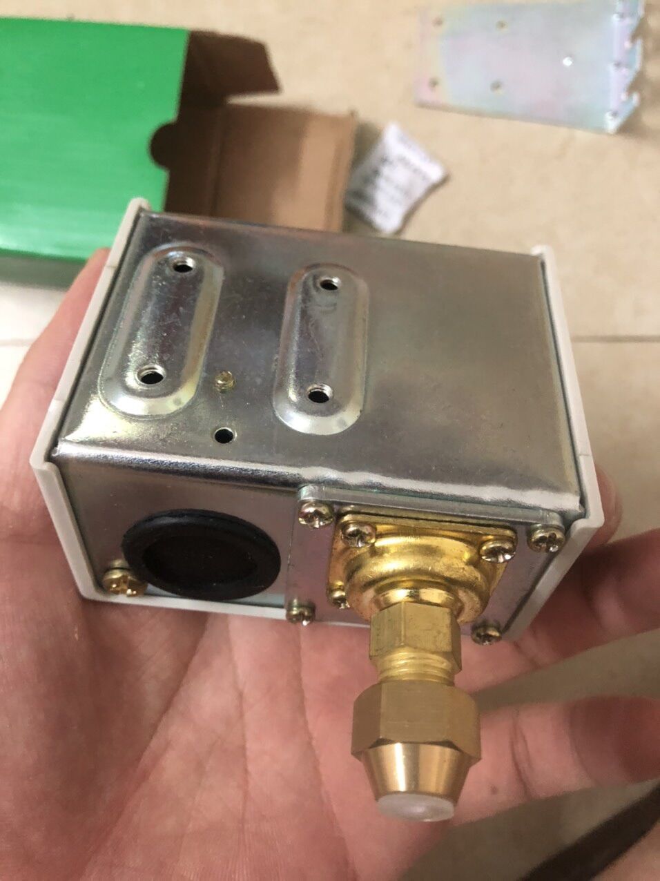 công tắc áp suất điện nước