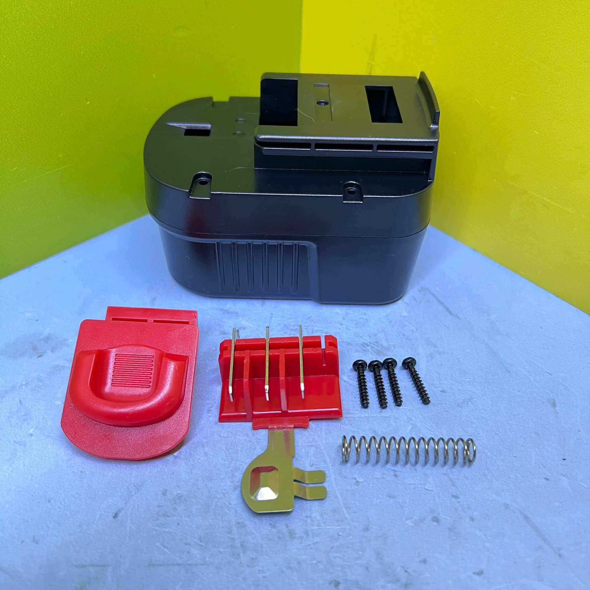 Vỏ pin Black&Decker 12V trượt ( loại niken )