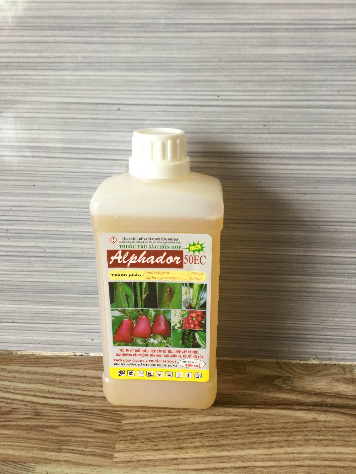 Thuốc trừ sâu Alphador 50EC - Chai 480ml