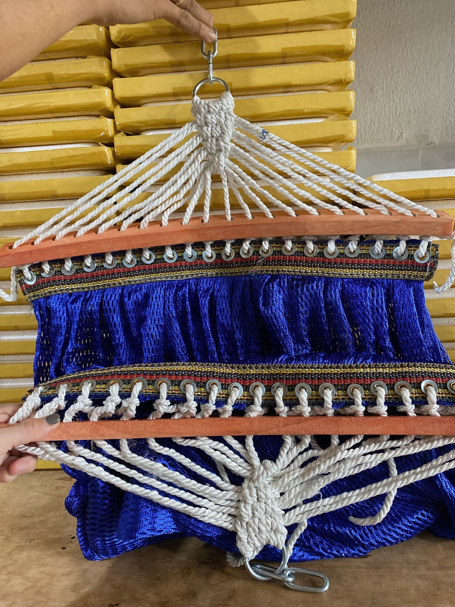 Lưới võng cán gỗ