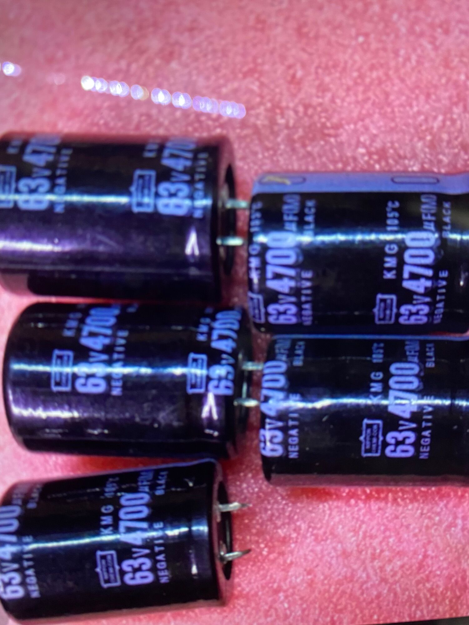 Tụ hoá 4700uf-63 v(5 chiếc)