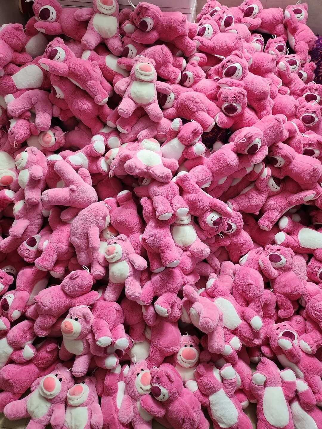 gấu dâu nằm 30cm (lotso) lông mịn