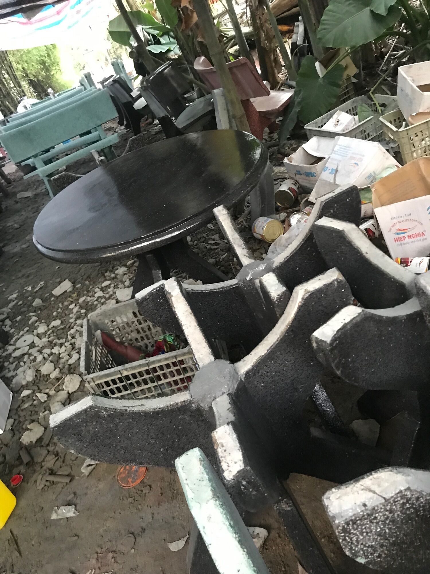 Bàn ghế đá ngoài trời
