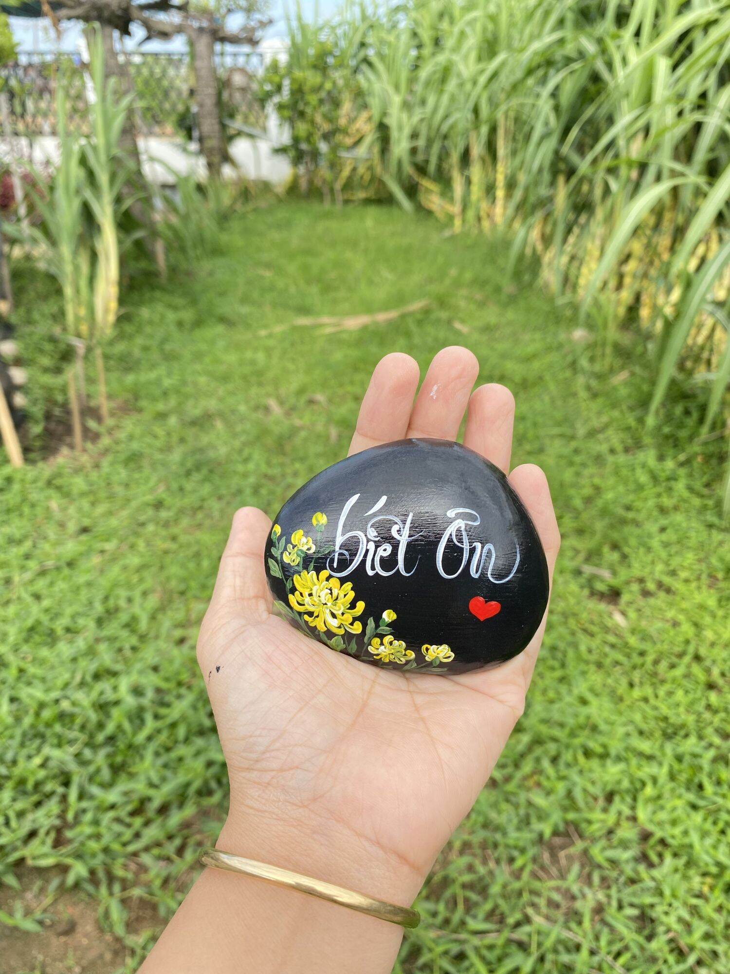 Hòn đá biết ơn mẫu Biết Ơn