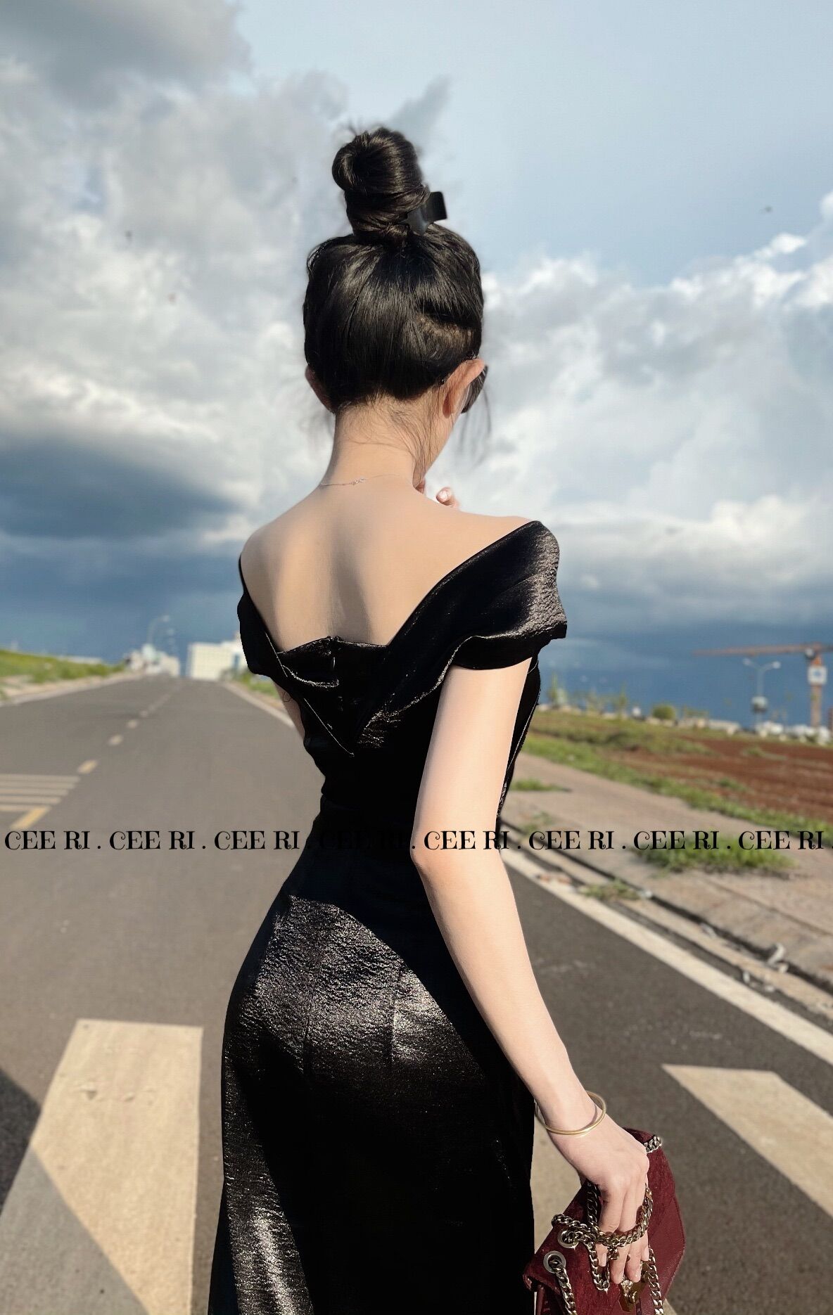 ẢNH THẬT ĐỘC QUYỀN SHOP CEERI- Mẫu lụa nữa hoàng đen