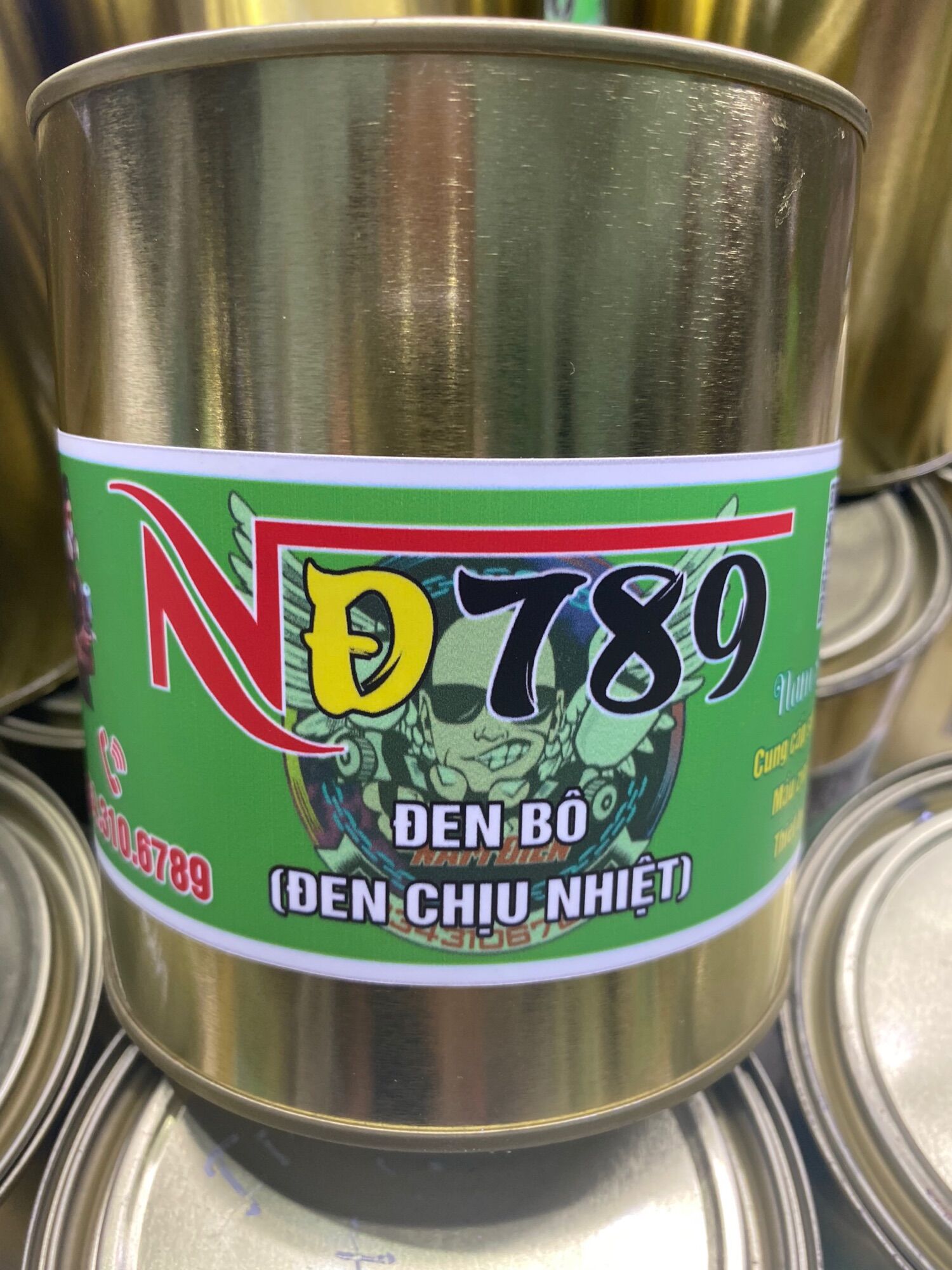 Sơn xe máy. Đen bô, đen chịu nhiệt