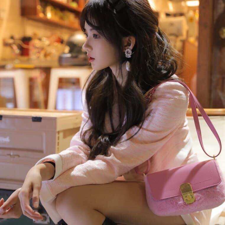 Túi c.n.k trưng bày