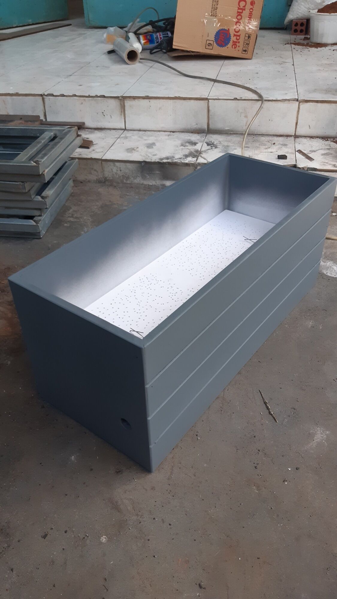 Chậu trồng cây chất liệu composite (60x20x25)