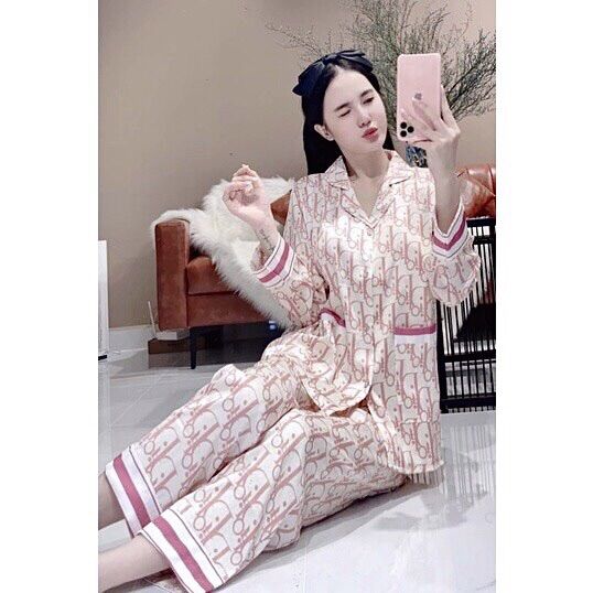 Bộ Pỵama Lụa Thiết Kế QC Hoạ Tiết Đi Ó Mẫu Mới