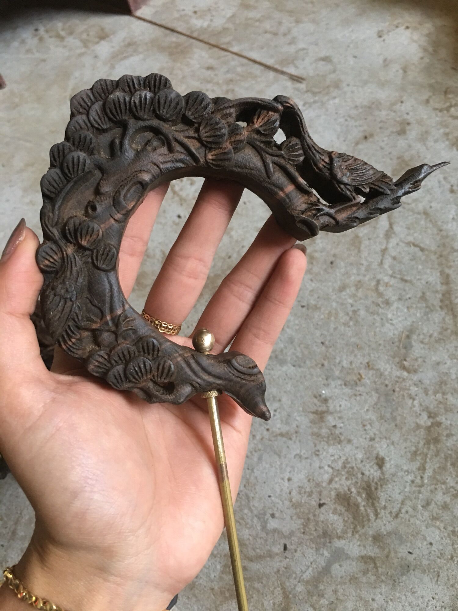 Móc gỗ mun hoa mai chạm cnc  - phụ kiện lồng chim cảnh