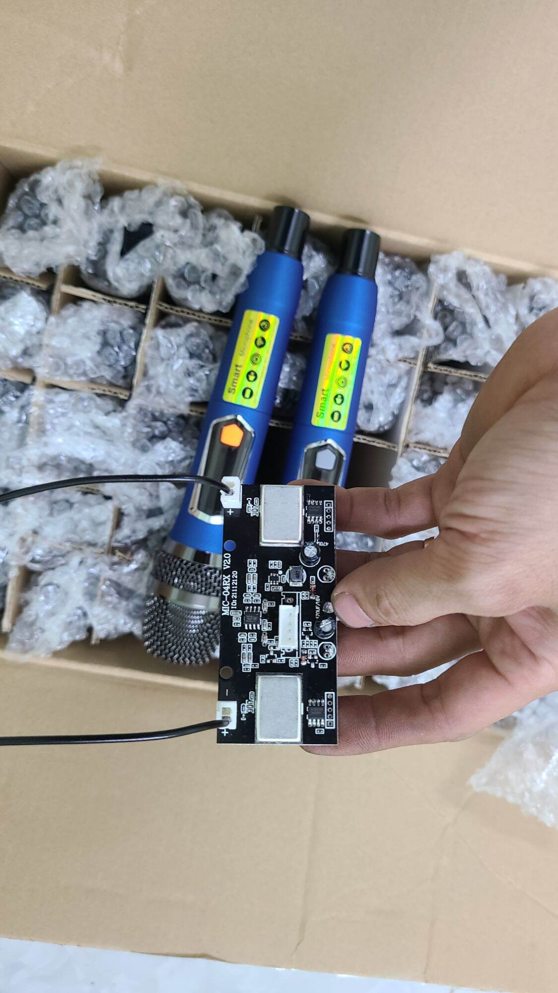 mic loa kéo board thu có hộp sóng