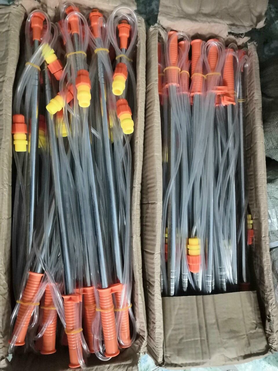 Cần phun thuốc trừ sâu rút dài 3.6m.