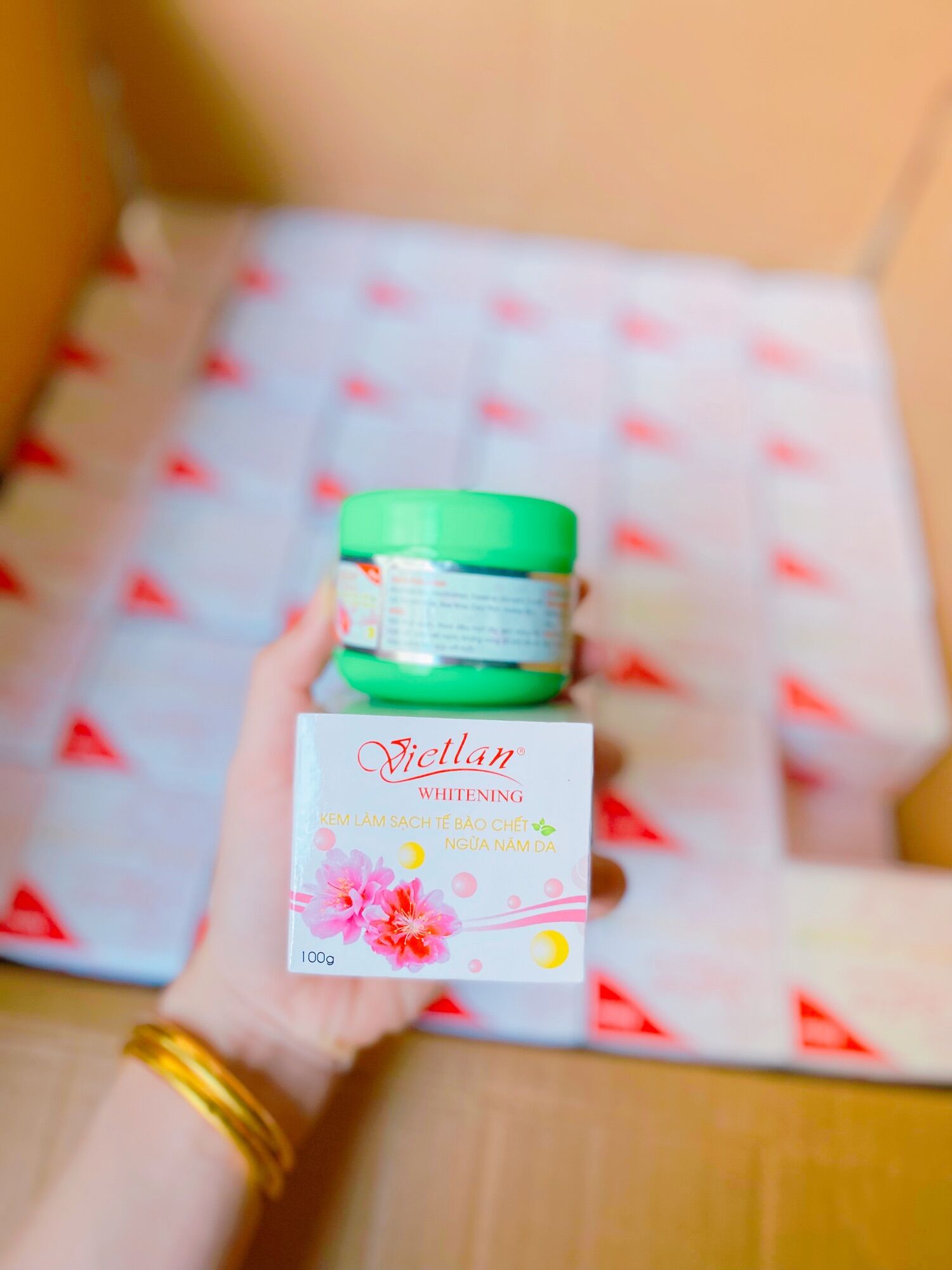 Kem tẩy trắng việt lan ( vietlan ) hộp 100g lớn