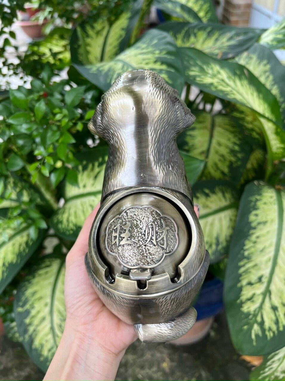 Gạt tàn phong thủy con chó ( Vượng Tài)