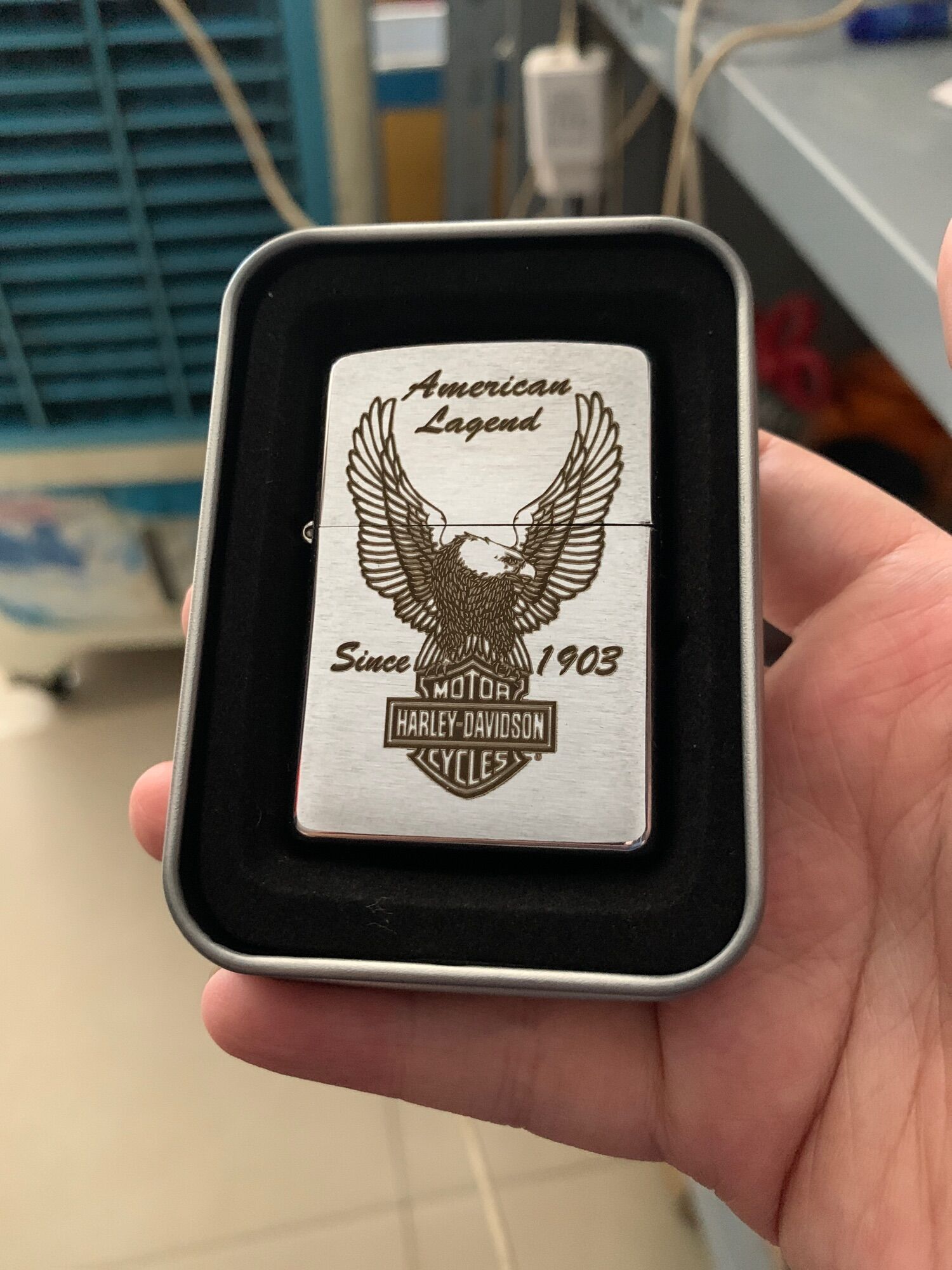 Hộp thiếc bảo quản Zippo