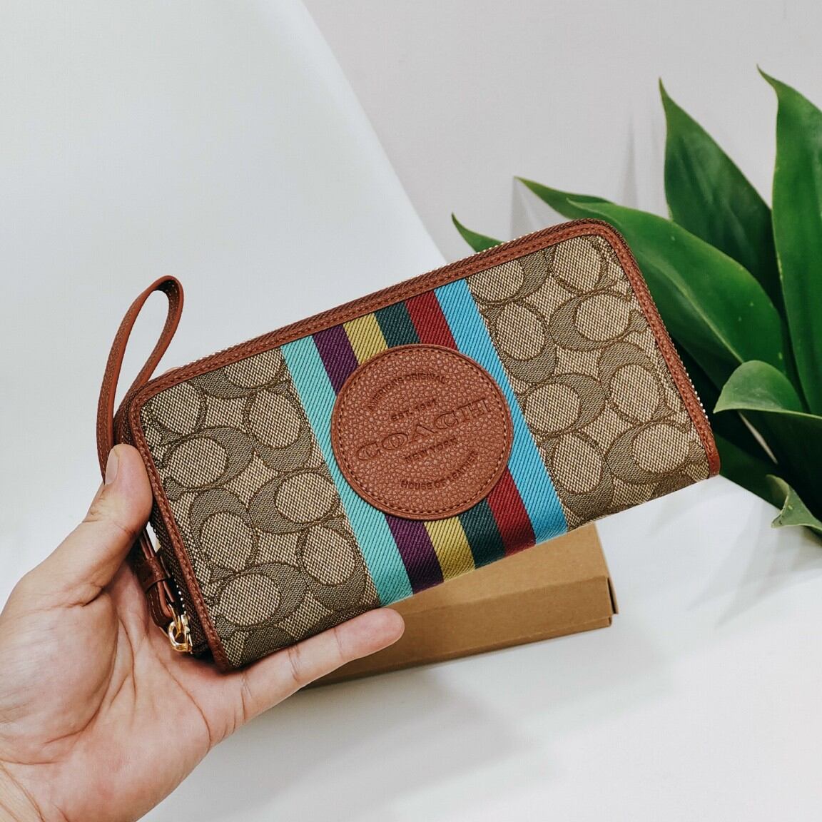 Ví COA*CH DEMPSEY LARGE PHONE WALLET siêu cưng