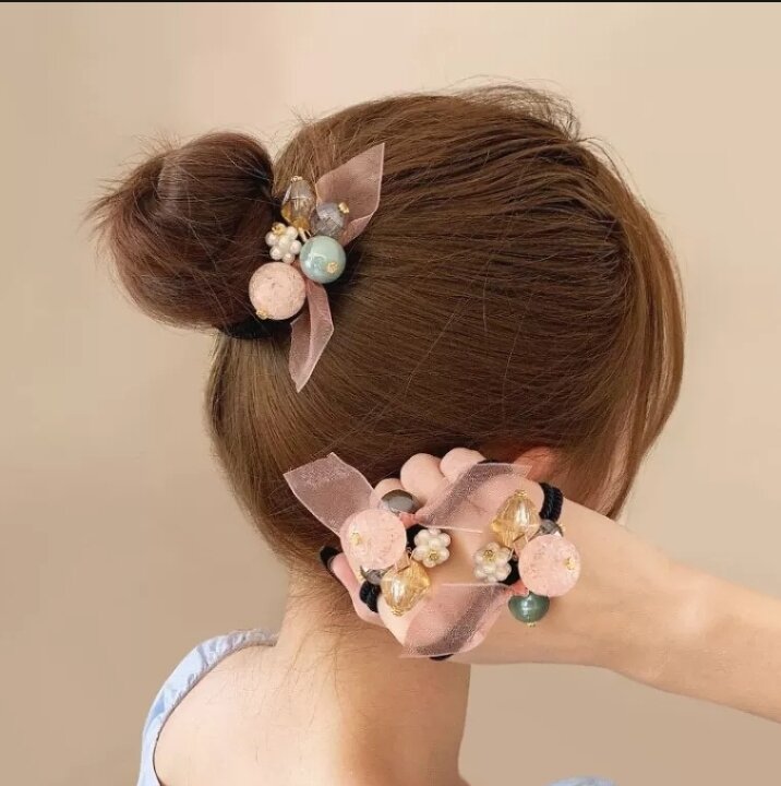 Cột tóc đính đá pha lê sang trọng phong cách Hàn Quốc