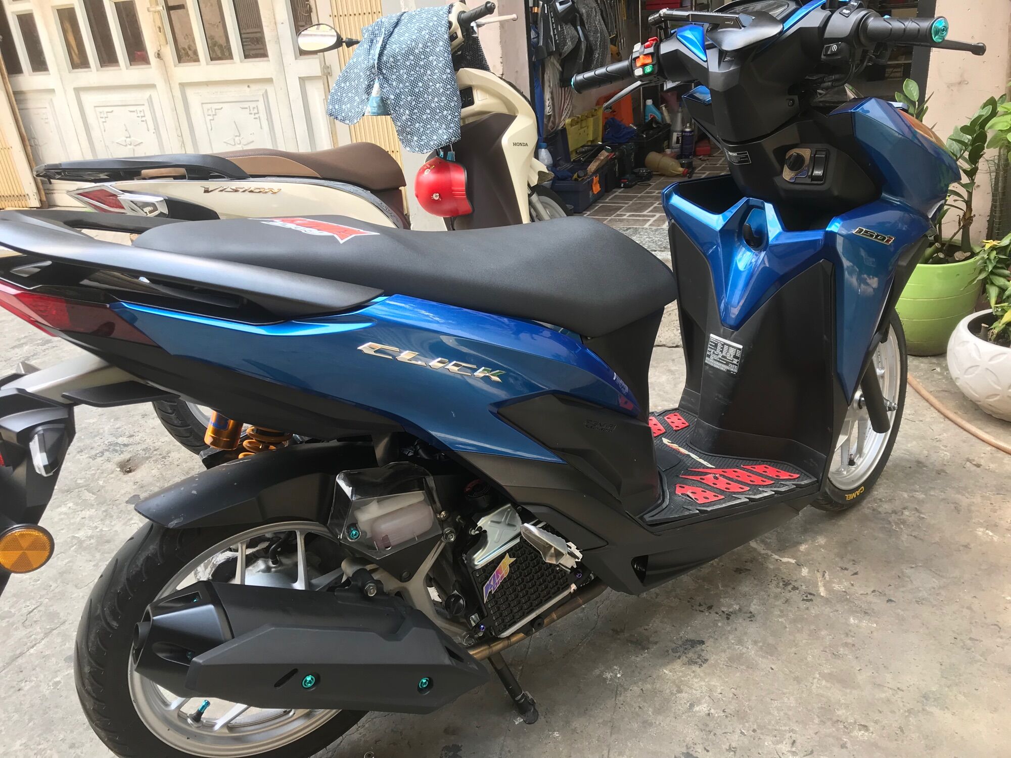 1 tem số nổi click 150i zin honda thái lan
