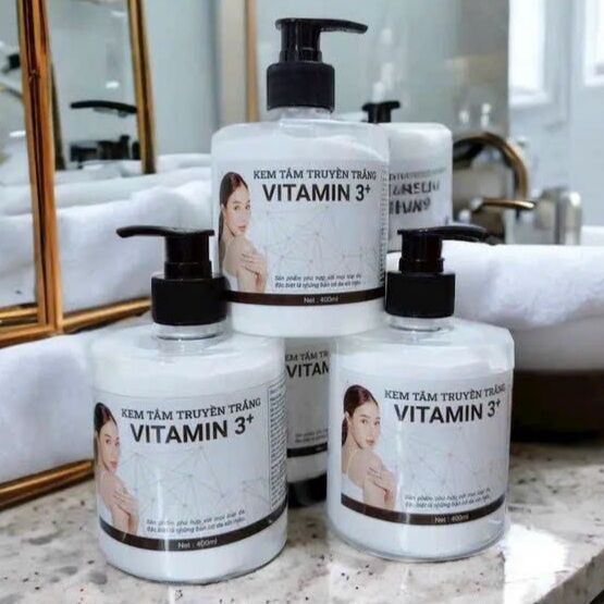 Chai kem tắm truyền trắng vitamin 3+ 400ml