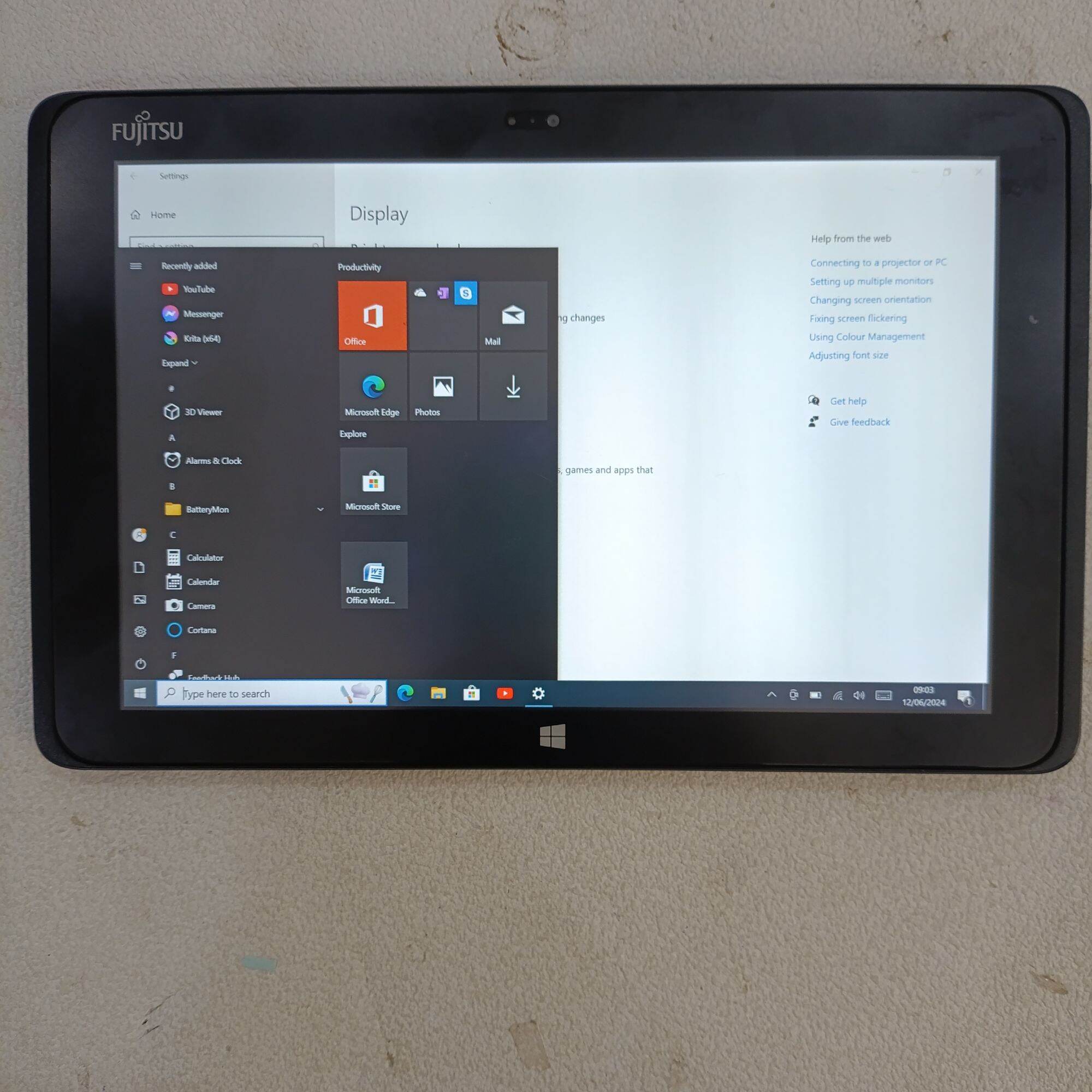 Fujitsu Arrows Tap Q507 Mini Tablet. Machine with Pen+Charger