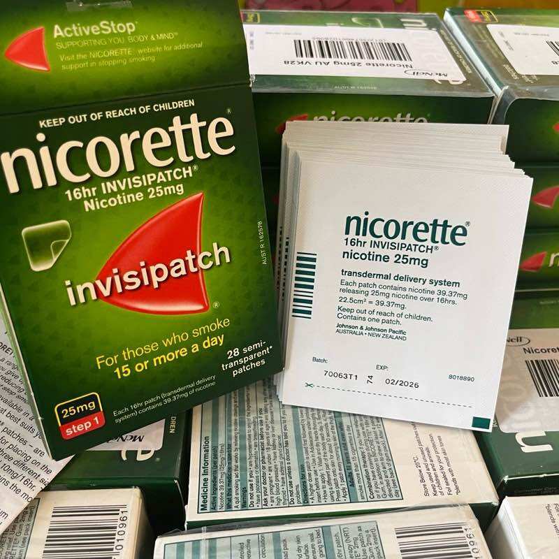 Miếng dán Nicorette Invisipatch 25mg Step 1 - hộp 7 miếng