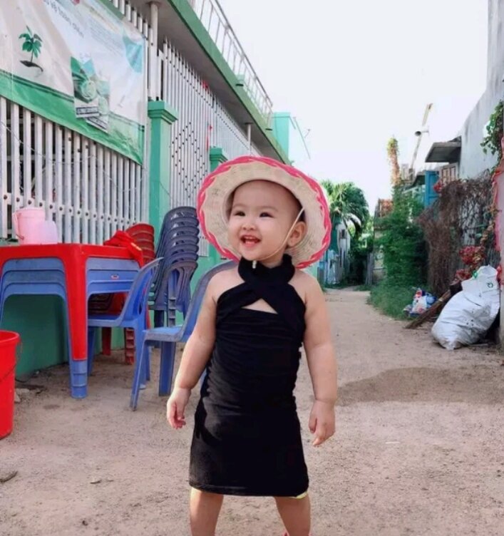 đầm body kiểu cho bé