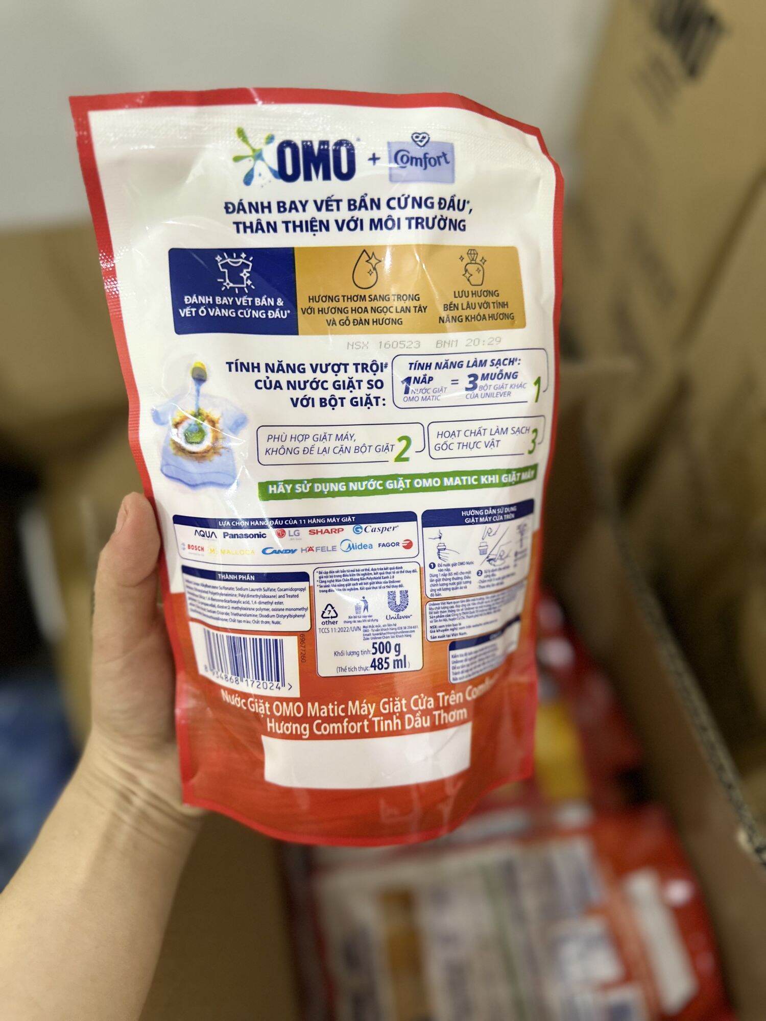 Nước giặt Omo Matic hương Comfort