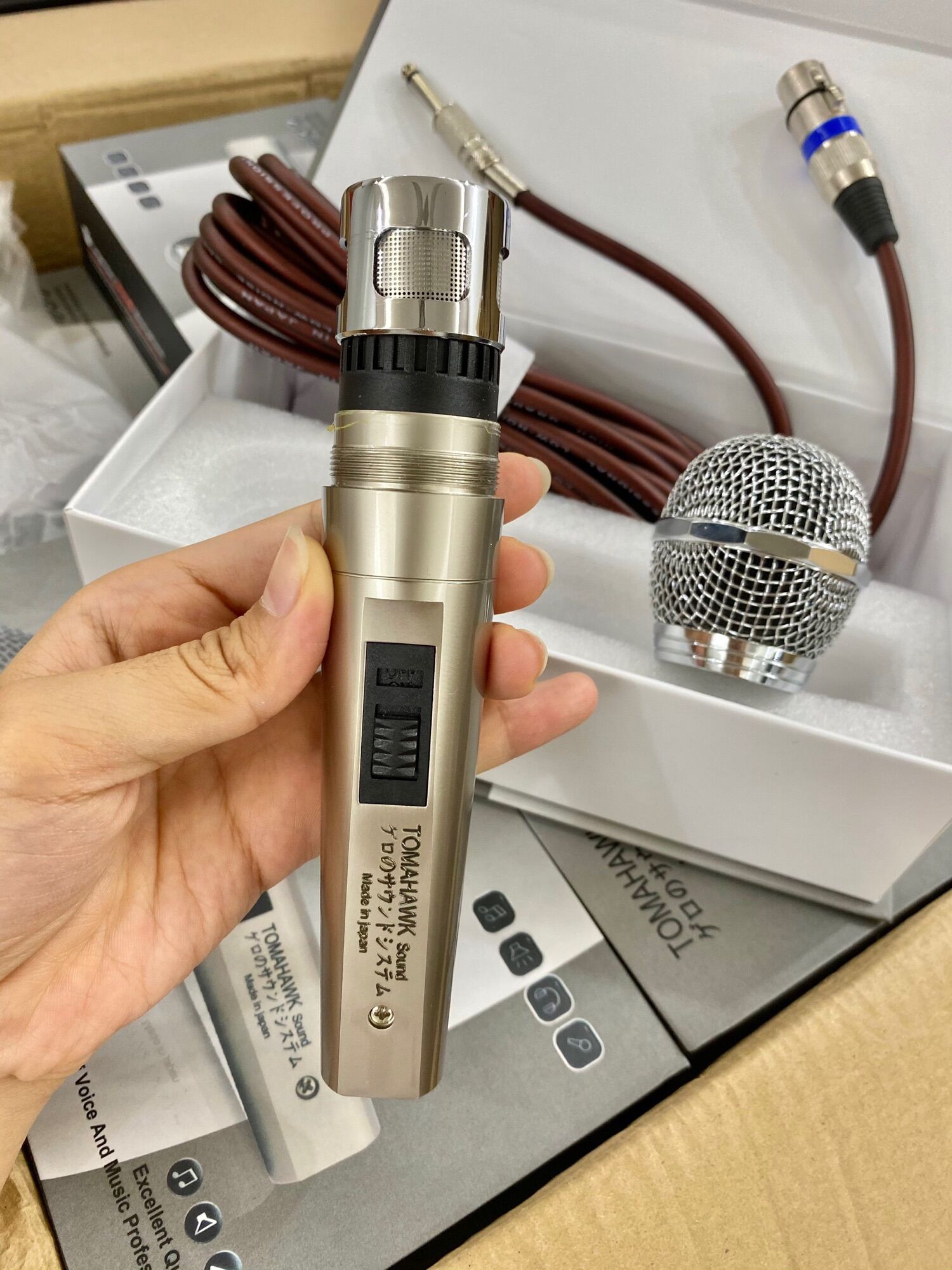 Mic có dây Tomahawk Nhật hát cực bắt míc , chống hú