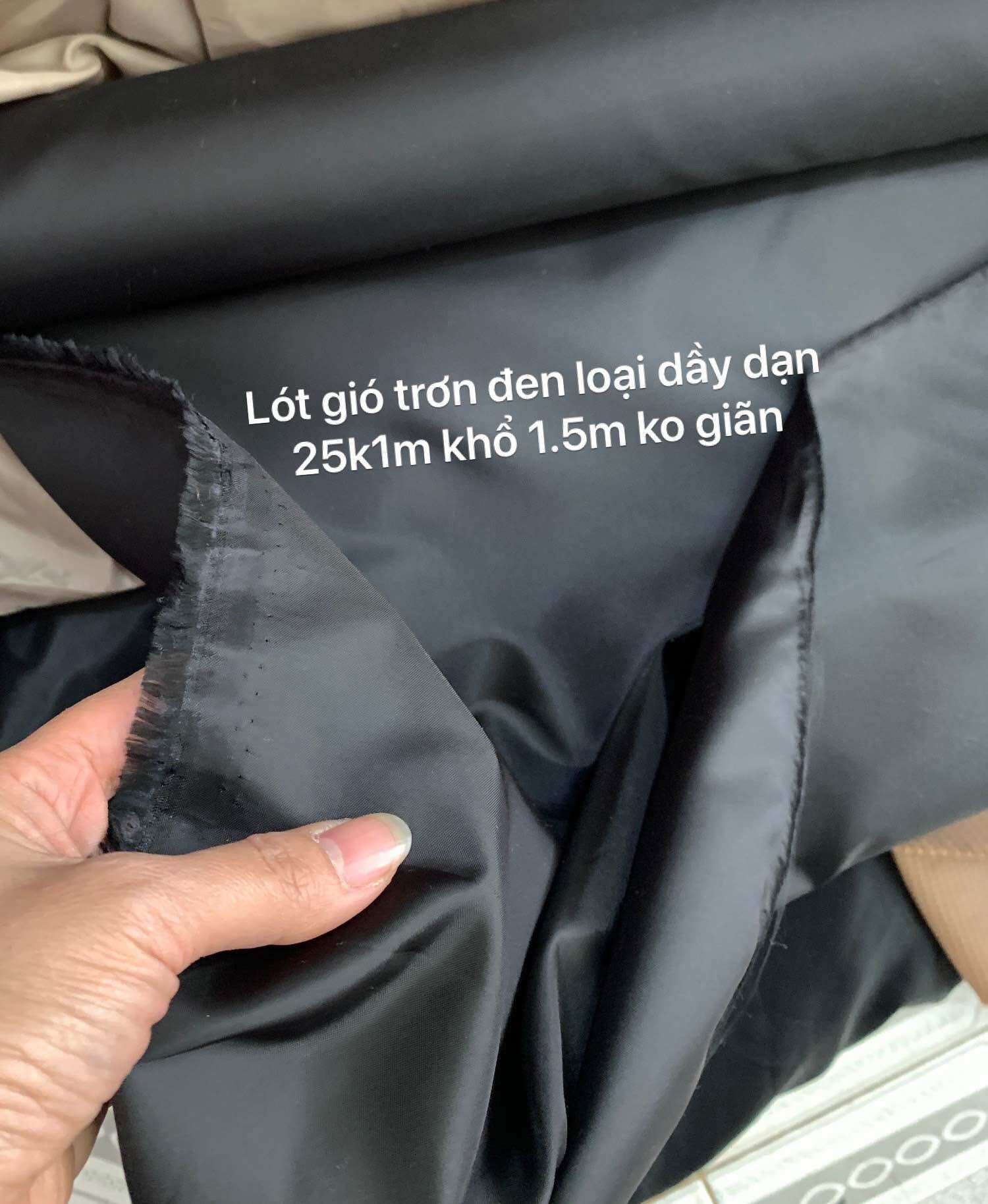 Vải Gió Trơn Đen Tuyền- lót áo khoác trần bông may áo Gió