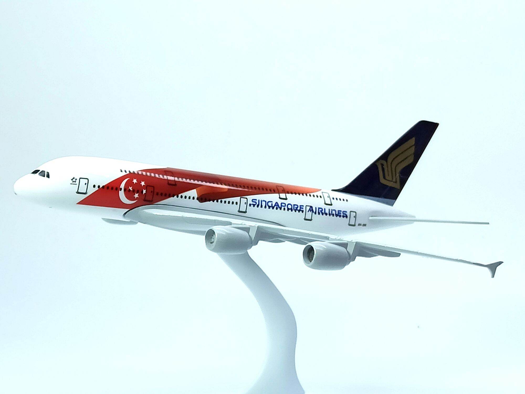 Mô hình máy bay dân dụng kích thước 20cm chất liệu kim loại bền đẹp