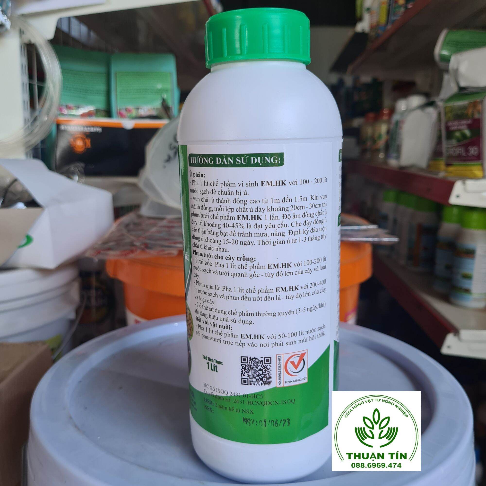 EM HK xử lý mùi hôi phân chuồng và ủ phân cá (1lit)