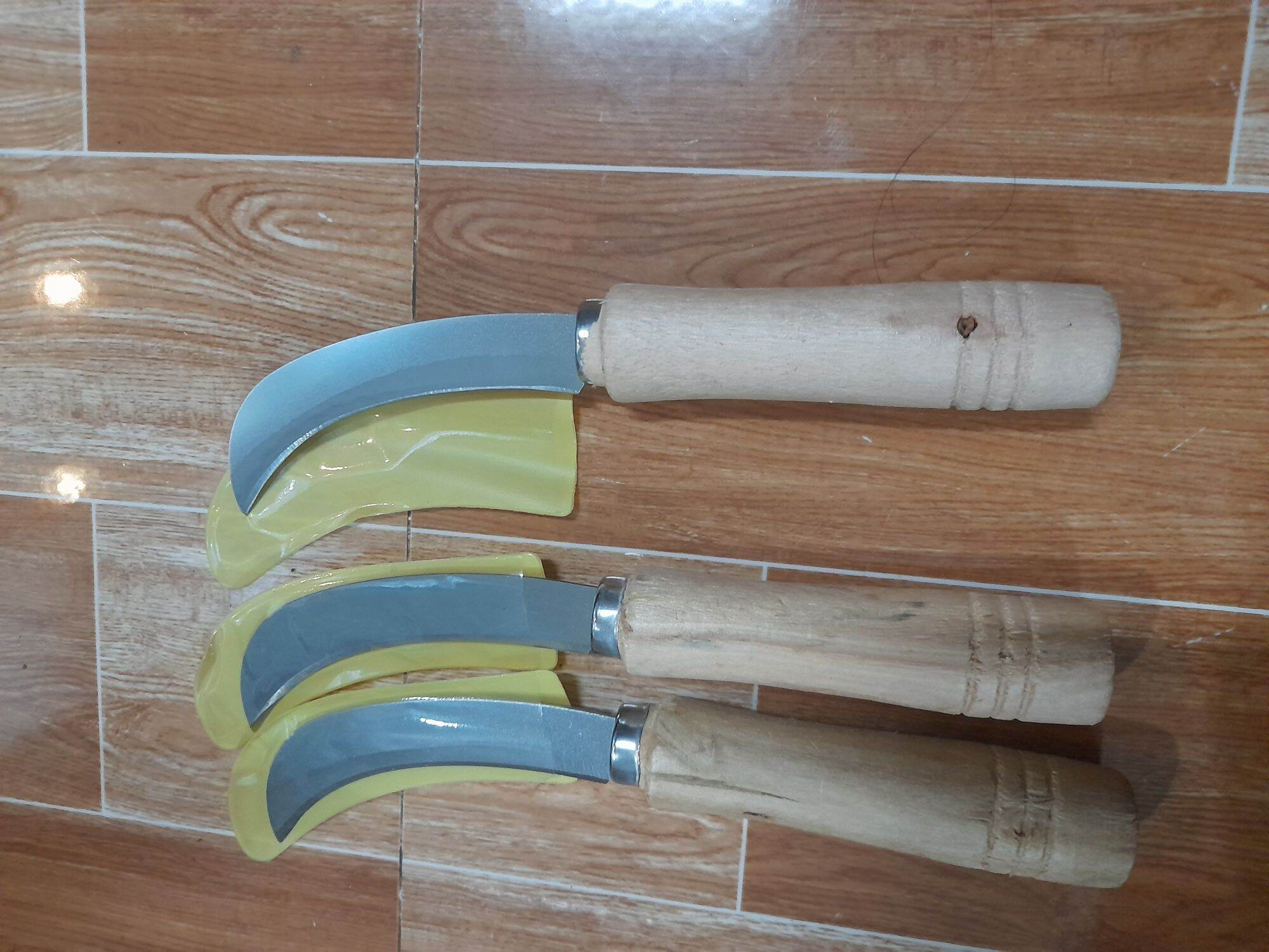 Dao cắt chuối cán cây