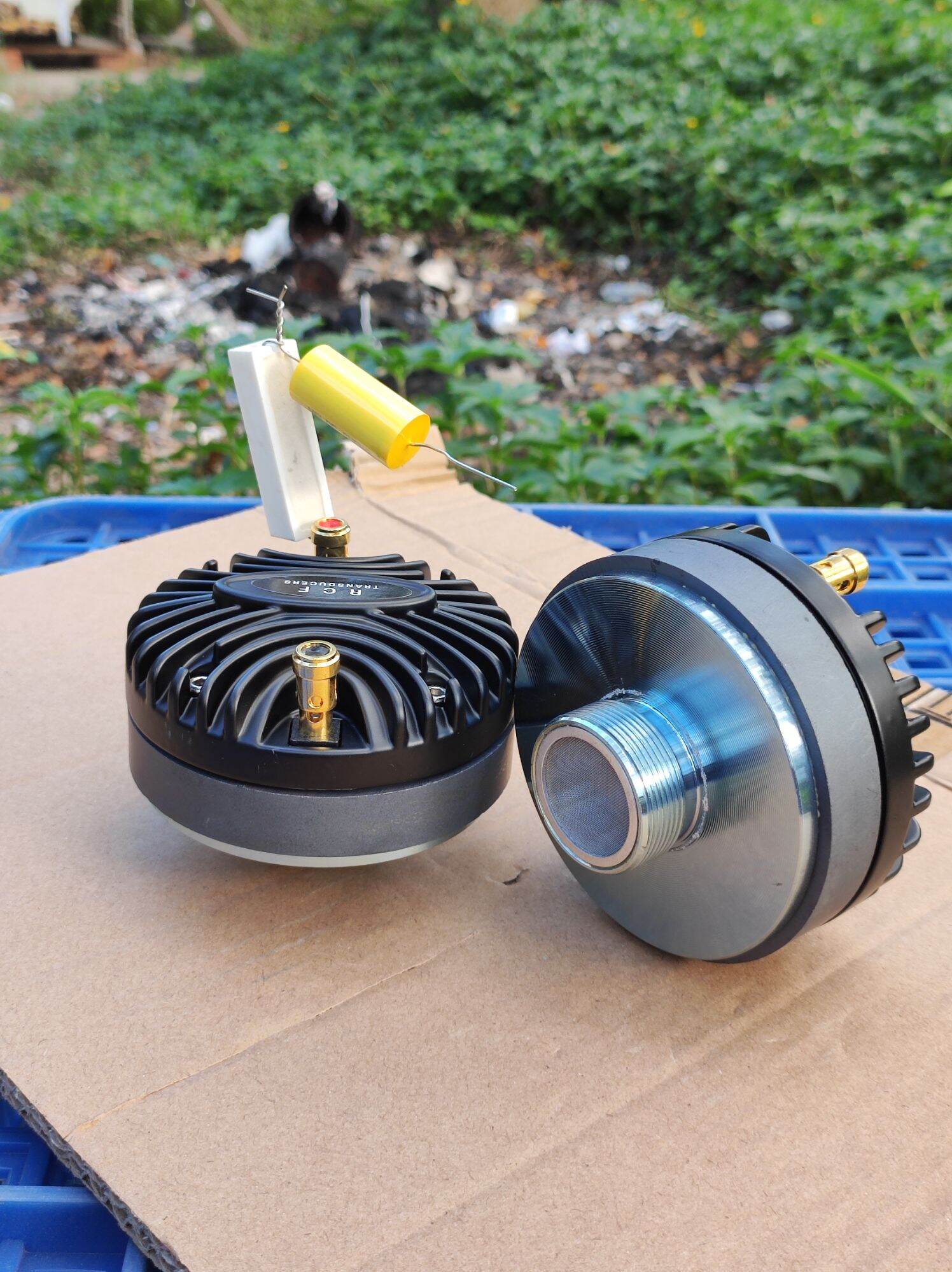 Treble 350 RCF nắp nhôm dòng cao cấp nhứt màn Titan tiếng rất sáng