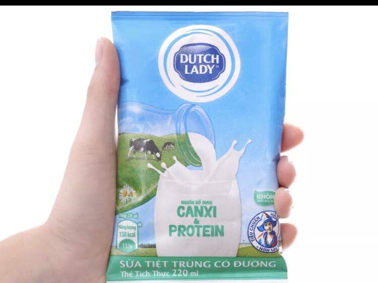 Sữa bịch cô gái hà lan 220ml có đường date mới 2022