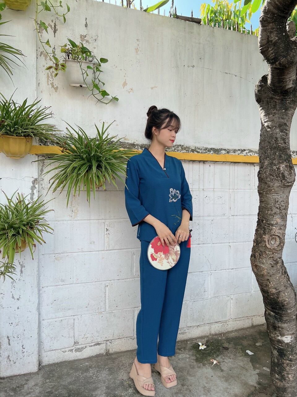 Đồ lam đi chùa, vải đũi, mẫu nút ngọc