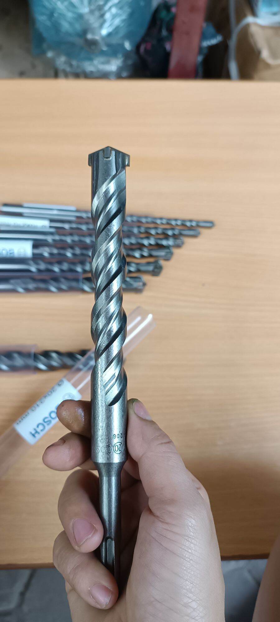 Mũi khoan bê tông Bosch 4 cạnh dài 21cm