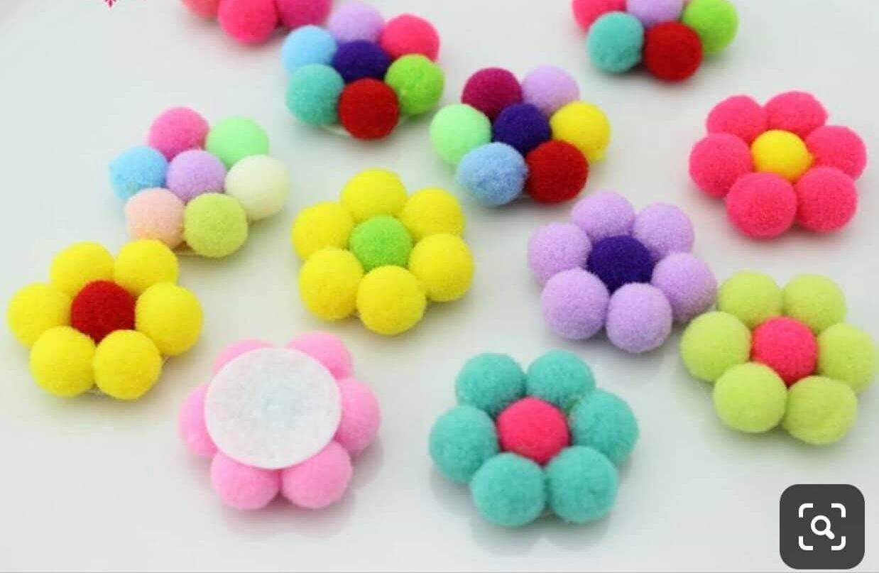 Cục bông ( pom pom) trang trí