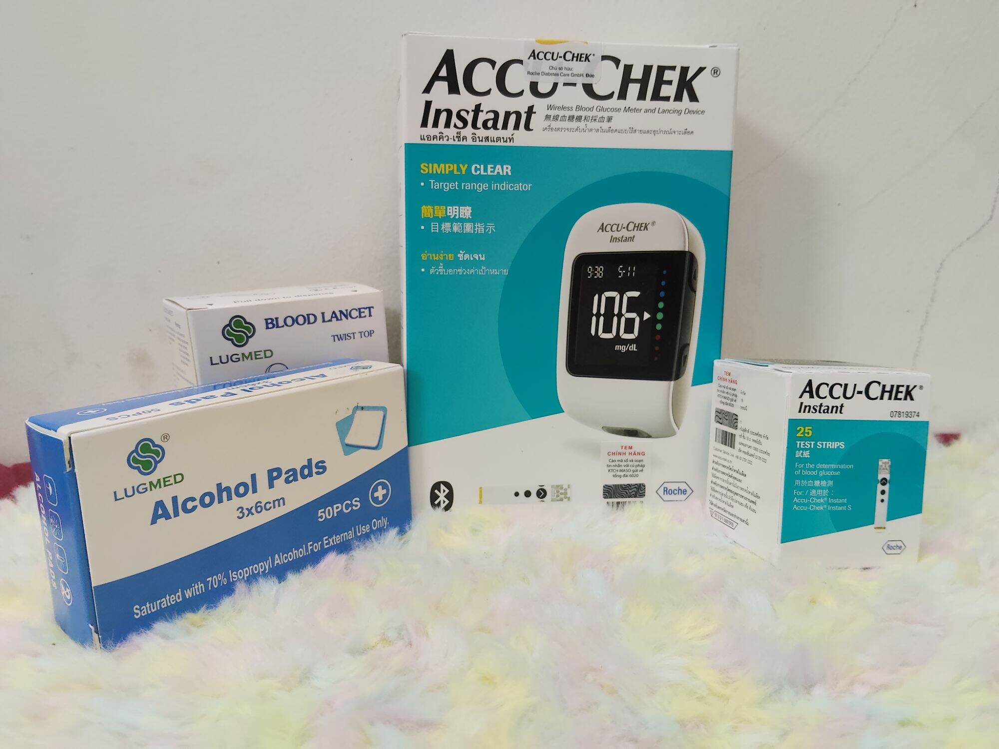 Bộ máy đo đường Accucheck instant (máy kèm hộp 25 que)