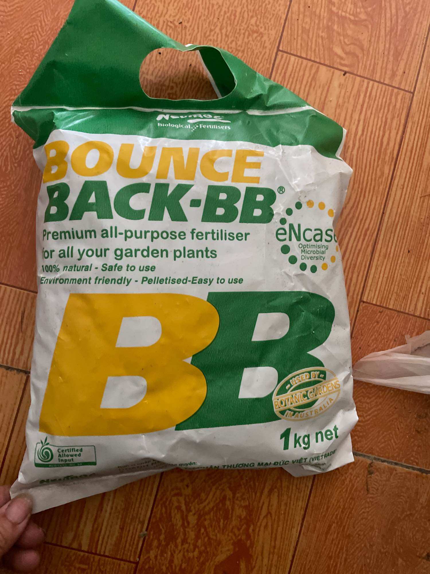 Phân bón hữu cơ đậm đặc dạng viên của úc bounce back có bổ sung vi lượng