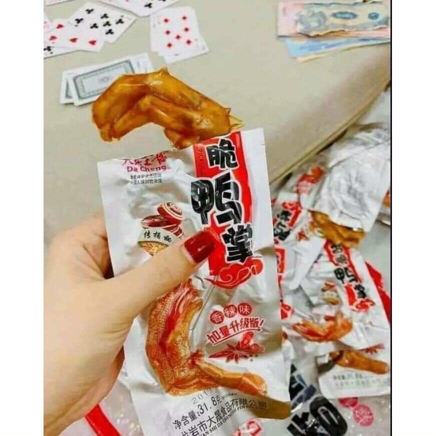 ( Bịch 30 cái) CHÂN VỊT CAY DACHENG TỨ XUYÊN