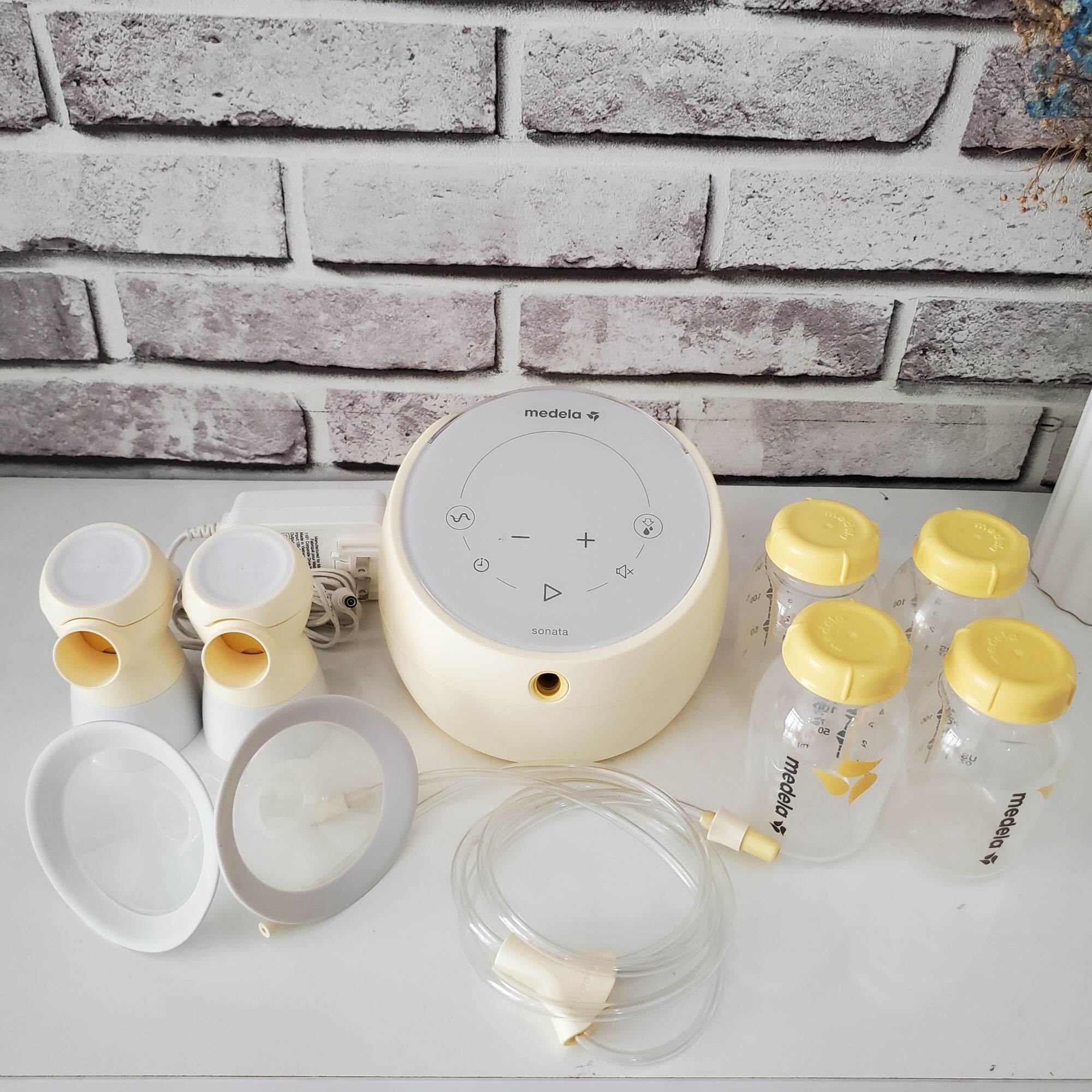 Máy hút sữa Medela Sonata Flex like new