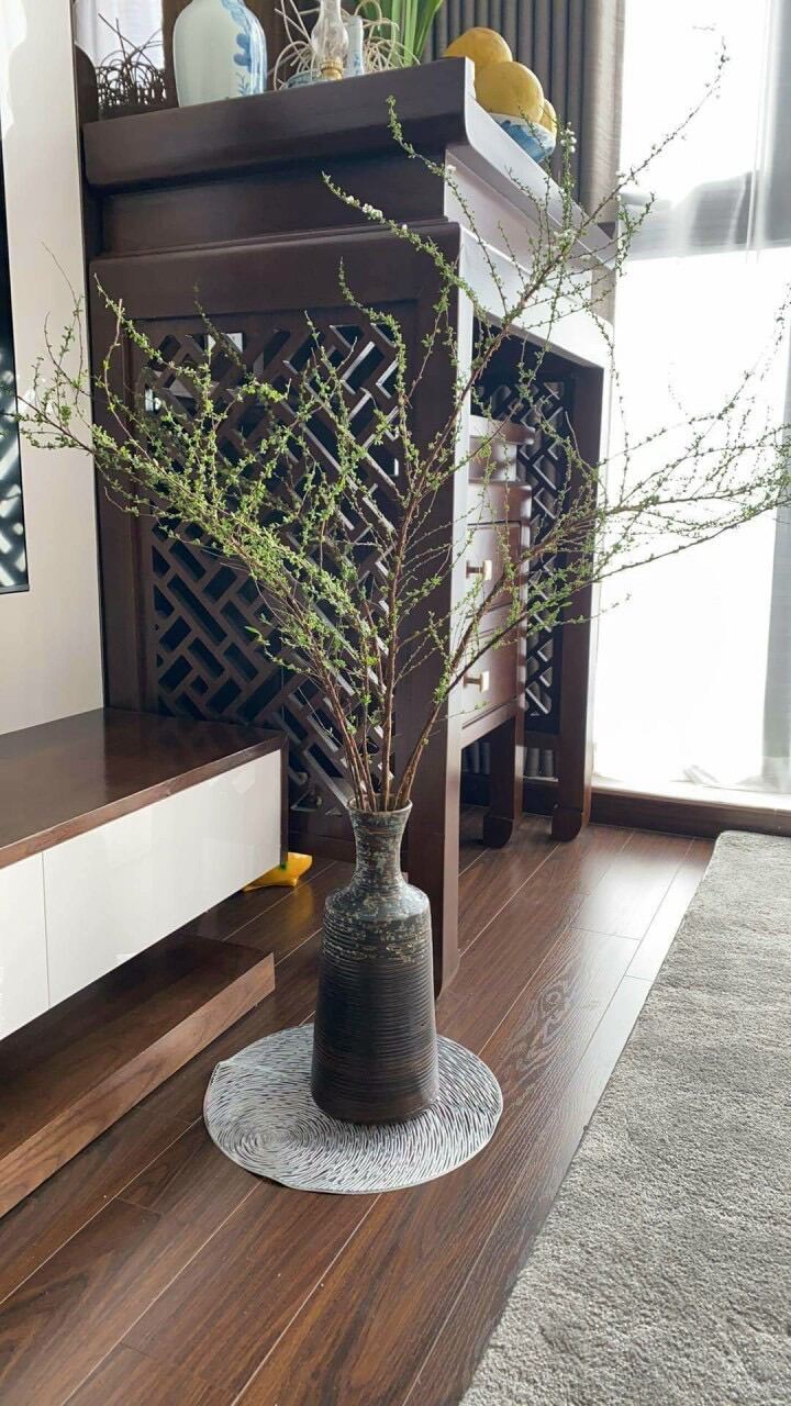 Bình cắm hoa dáng chày, men mộc. Gốm sứ Bát Tràng