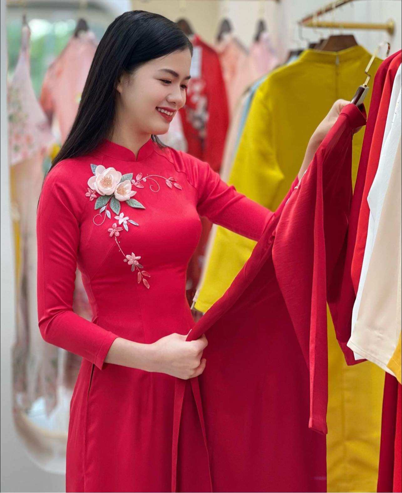 Áo dài thêu đỏ tây thi cao cấp 2023